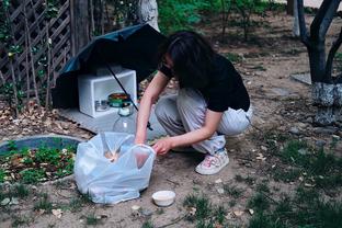 李凯尔送新年祝福：感谢一年来的支持 祝大家新春快乐 龙年大吉